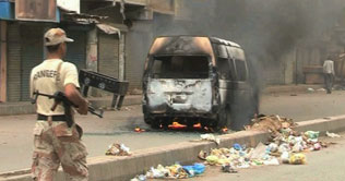 80 killed in Karachi violence, sketches of suspects released